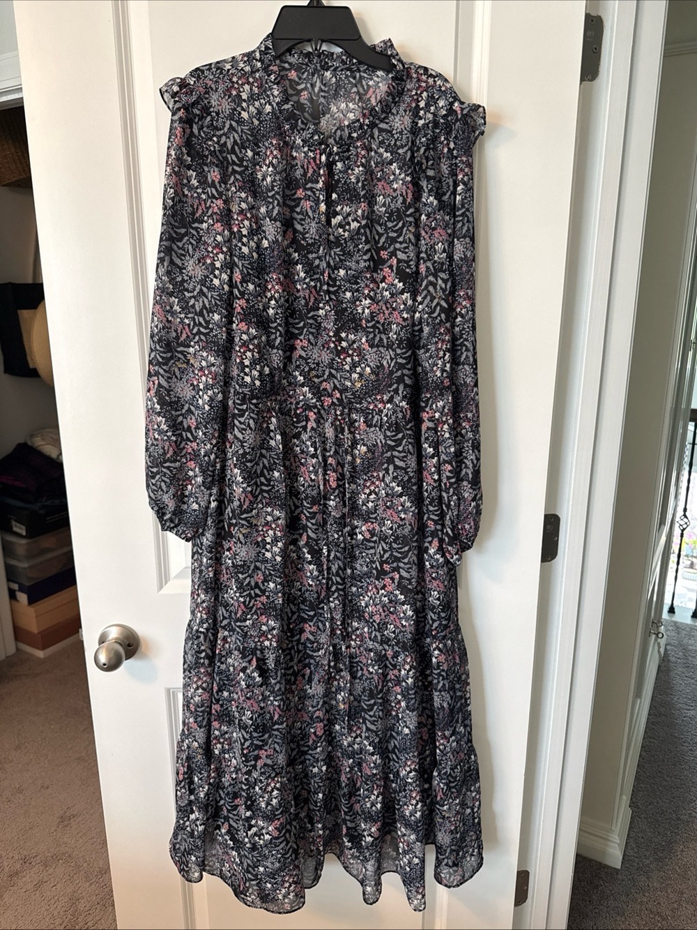 julia jordan Black Floral Maxi Dress with Pink and White Details